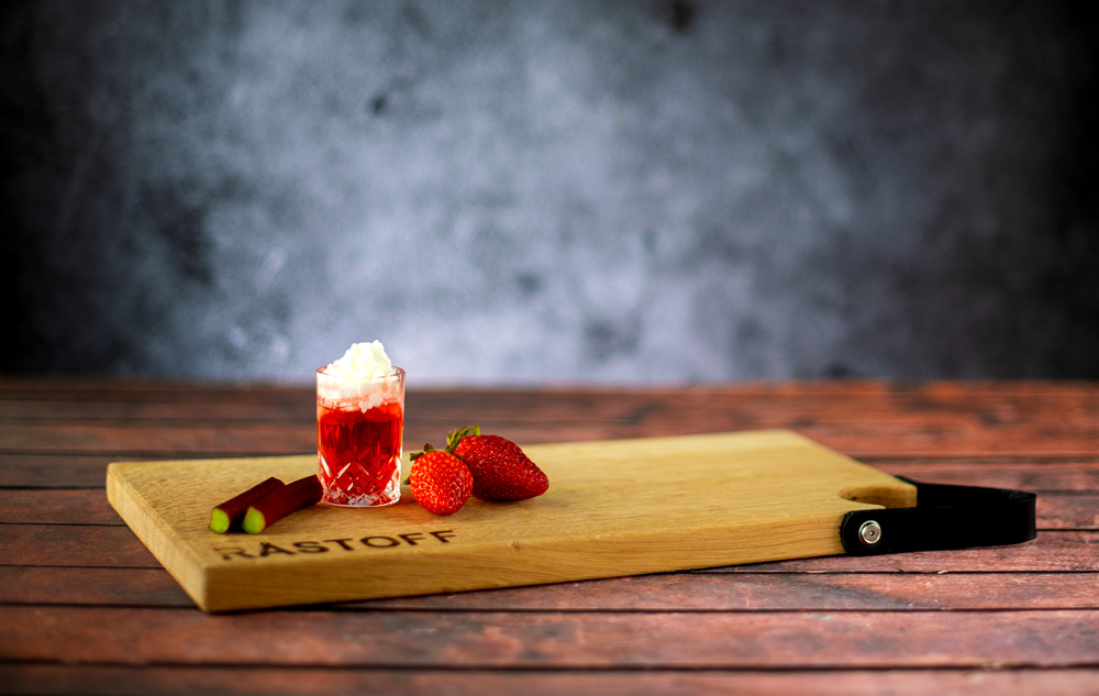 Rødgrød med fløde - Drink & Drinksopskrift - Råstoff
