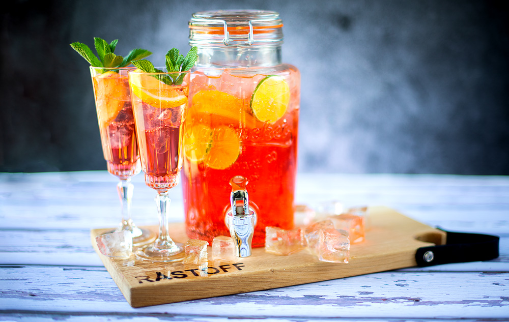 Fruity Party Punch - Drink & Drinksopskrift - Råstoff