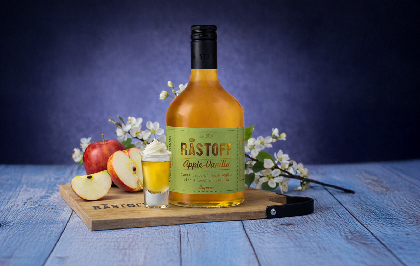 Æblekage shot - Drink & Drinksopskrift - Råstoff